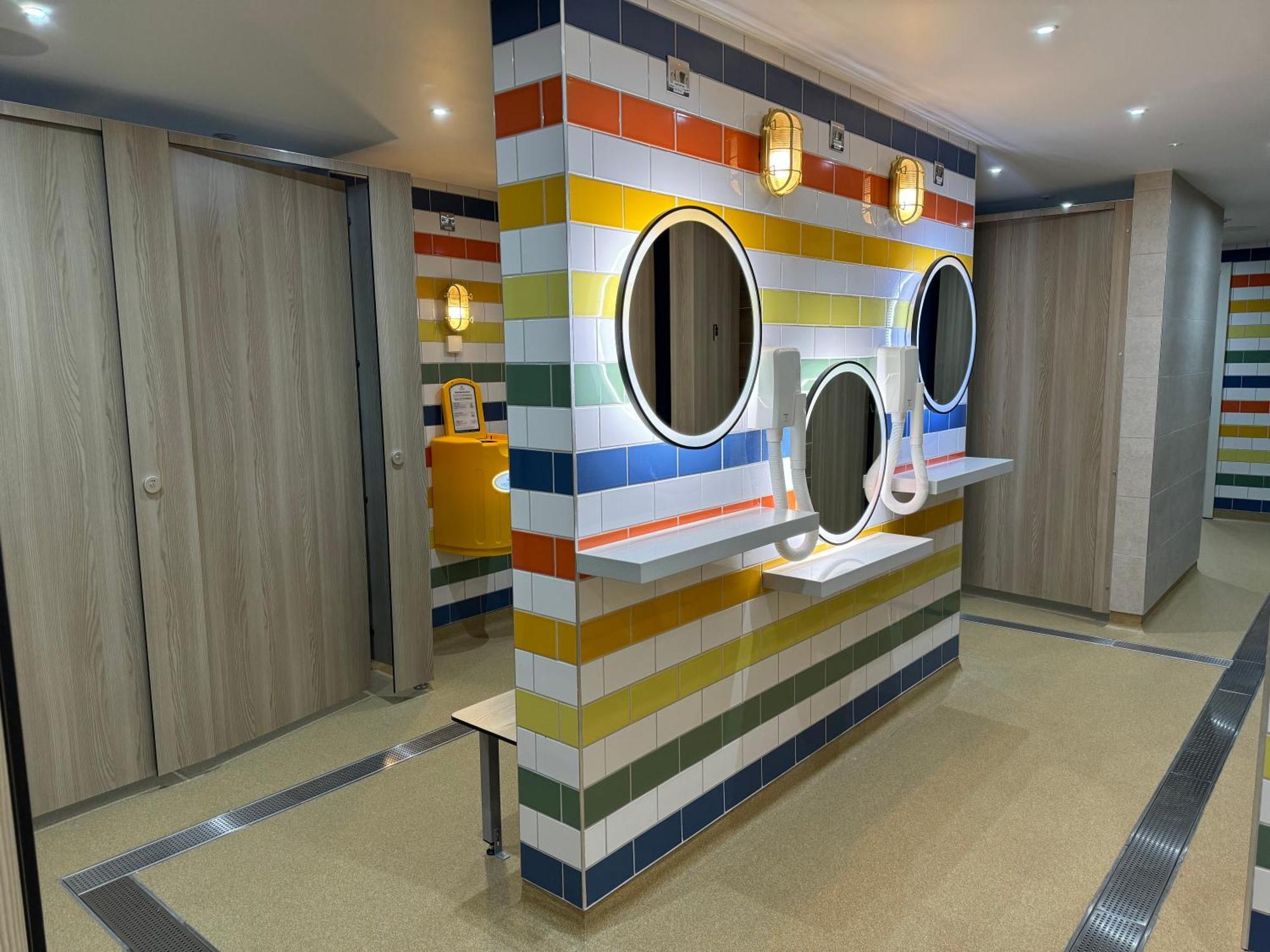 Wildflower, Premium Plus Hot Tub Lodge South Cerney Εξωτερικό φωτογραφία